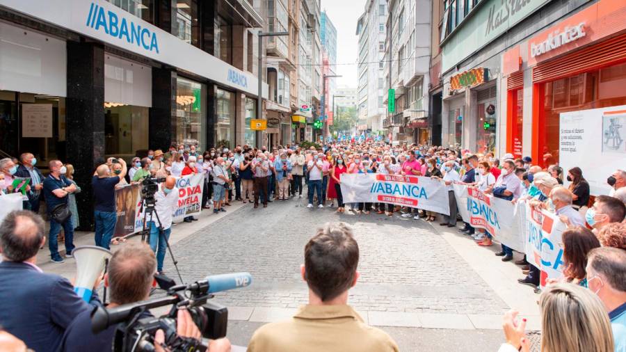 Concentracion de protesta na Coruña de veciños e veciñas de A Baña, Vimianzo e Zas. Foto: C. A Baña
