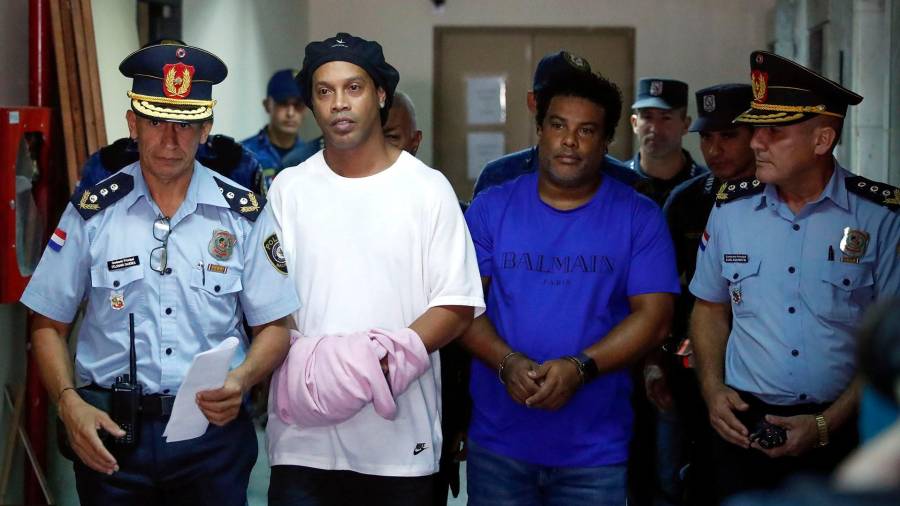 Ronaldinho Gaúcho transita por el quinto mes de reclusión en Paraguay
