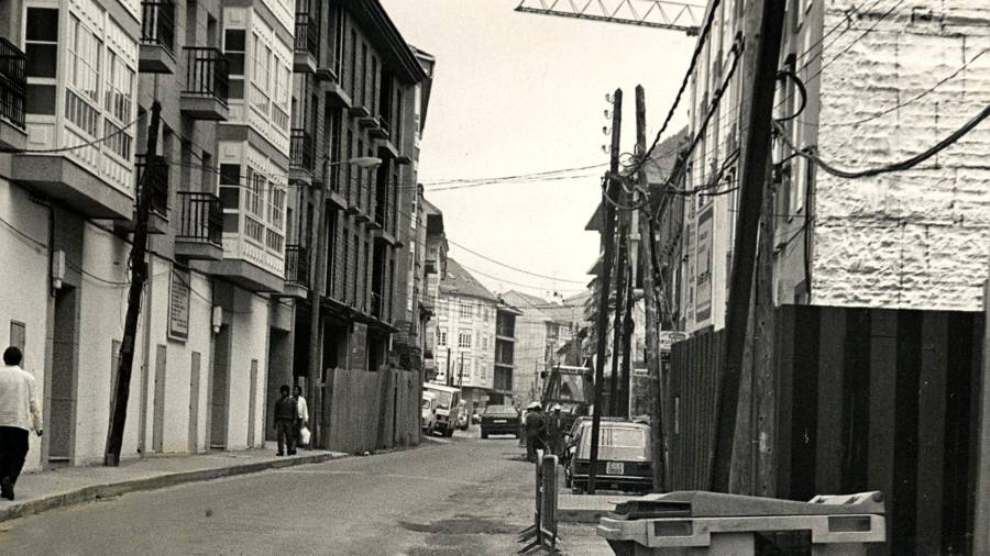 Imagen de la rúa García Prieto, en el barrio de Conxo, en los años 80. En la foto, se observan varios edificios en construcción. Foto: ECG
