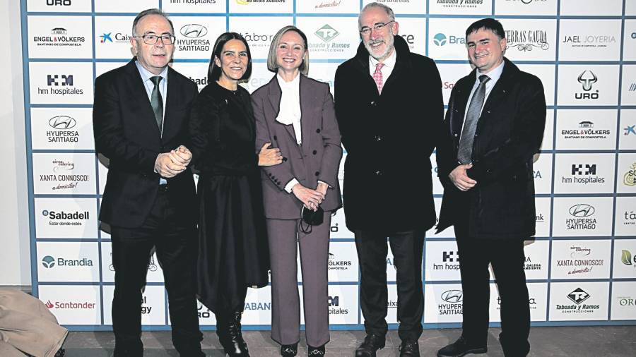 Xosé Sánchez Bugallo, Mercedes Rosón, Marta Abal, Gumersindo Guinarte y Javier Fernández, del Concello de Santiago