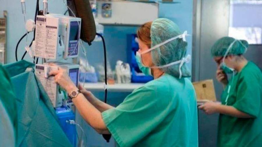 Satse denuncia que las enfermeras de Galicia aún no están acreditadas para vacunar de la covid