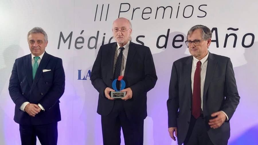 Por la izquierda, Andrés Navarro, CEO de La Razón; el doctor Ramón Cacabelos y Francisco Marhuenda, director del diario