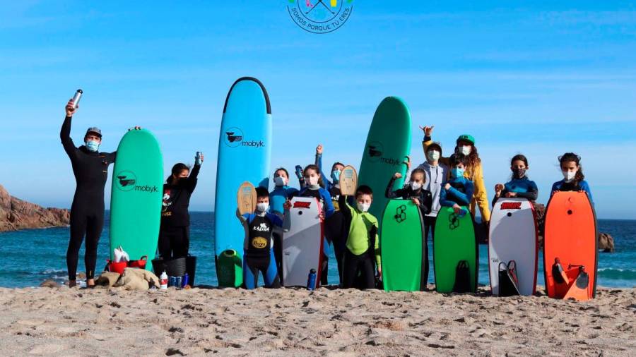 Cen estudantes participarán no programa Aprende a través do Surfing