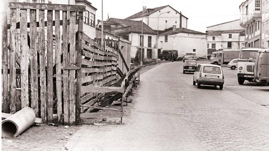 Rúa de Concheiros en los años ochenta, antes de que se llevasen a cabo las obras para su remodelación. Foto: Antonio Hernández