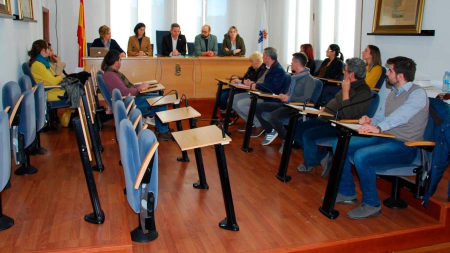 Pleno de diciembre del año 2019 con los asientos del PP, a la izquierda, vacíos. Foto: CDA