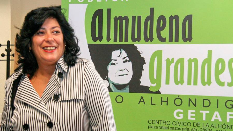 La popular escritora, recientemente fallecida, Almudena Grandes. Foto: E.Press