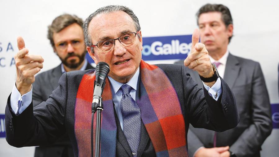 El presidente de Prensa Ibérica, Javier Moll en su discurso en la nueva sede de El Correo Gallego.