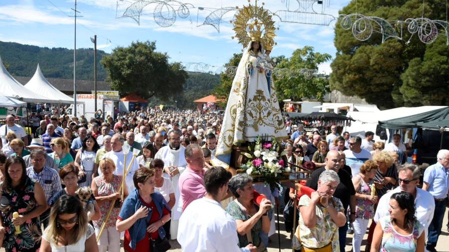 MORAÑA. Tradicional procesión da Virxe dos Milagres de Aml seguida por miles de fieis. Foto: Puri Sangiao