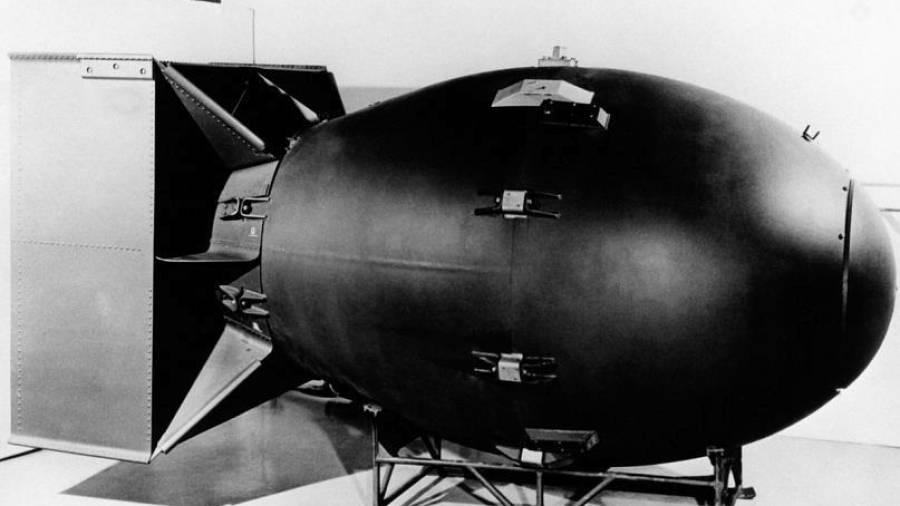 La bomba atómica llamada Fat Man, lanzada el 9 de agosto de 1945 sobre la ciudad japonesa de Nagasaki. (Fuente, es.euronews.com)