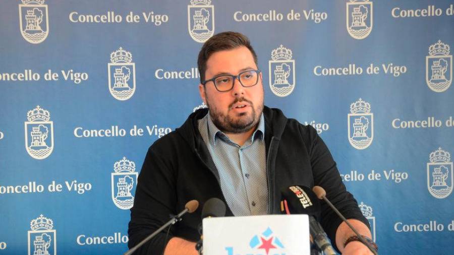 Declaraciones. Xabier P. Igrexas, concejal del BNG en Vigo, en rueda de prensa este sábado. Foto: Gallego