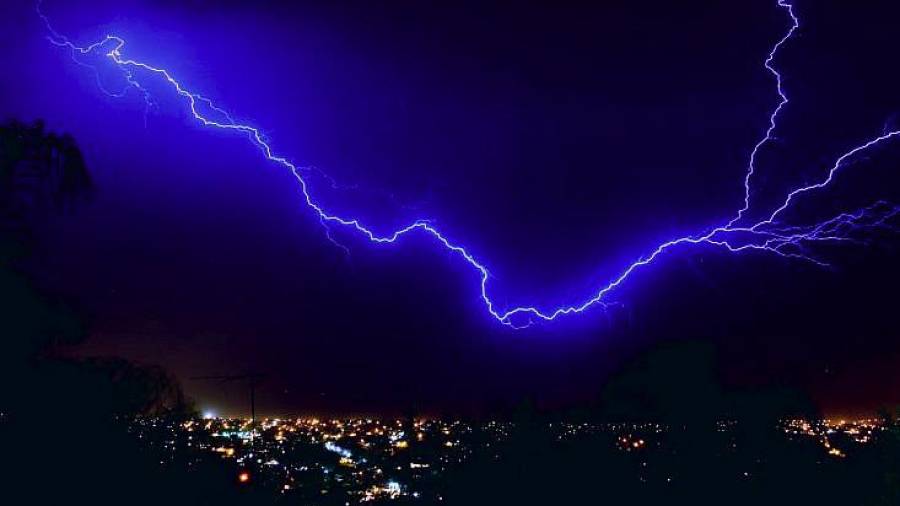 Noche de tormenta. Autor, Serge Saint. (Fuente, www.dzoom.org.es)