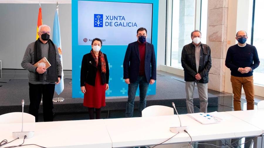 Román Rodríguez mantivo unha reunión de traballo cos presidentes do Consello da Cultura Galega, a Real Academia Galega e a Real Academia Galega de Belas Artes. Foto: XdG