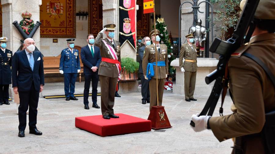 Un momento del acto castrense de la Pascua Militar en el Palacio de Capitanía. Foto: CGMAM