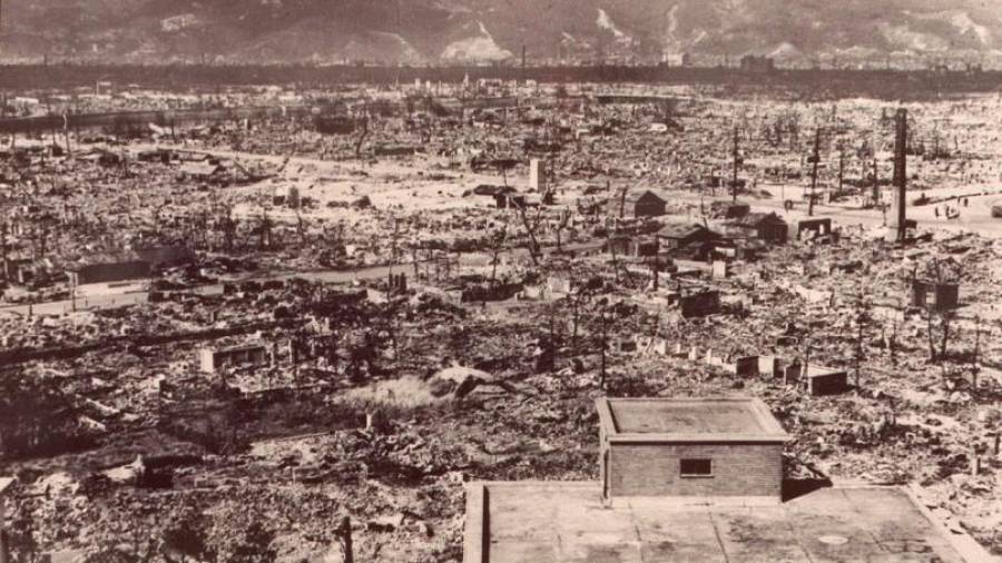 La ciudad de Nagasaki tras la explosión. (Fuente, es.euronews.com)