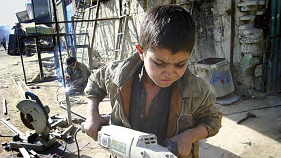 Herat, niño trabajando en la construccioìn. Foto: Ecg