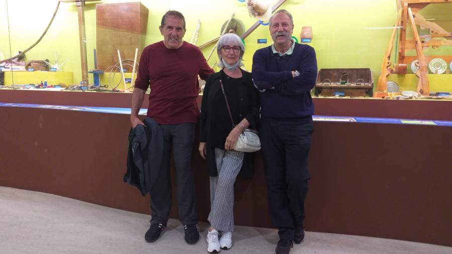 Julián Miranda, izquierda, Magda Escobosa y Ricardo Pérez y Verdes en el Museo Etnolúdico. Foto: Melga