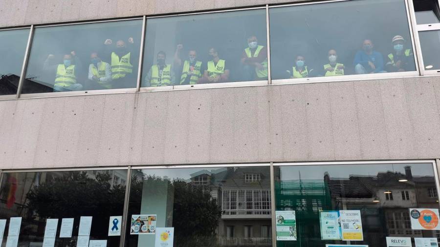 Trabajadores de Alcoa San Cibrao se encierran en el Ayuntamiento de Viveiro (Lugo) - Foto: COMITÉ DE EMPRESA DE ALCOA