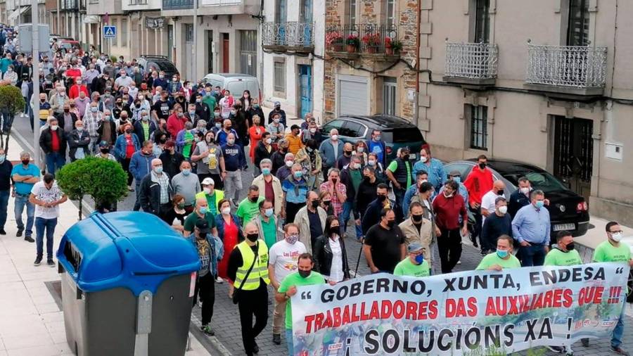 Manifestación en As Pontes en defensa de los puestos de trabajo en la comarca. Foto: CCOO/E.P.