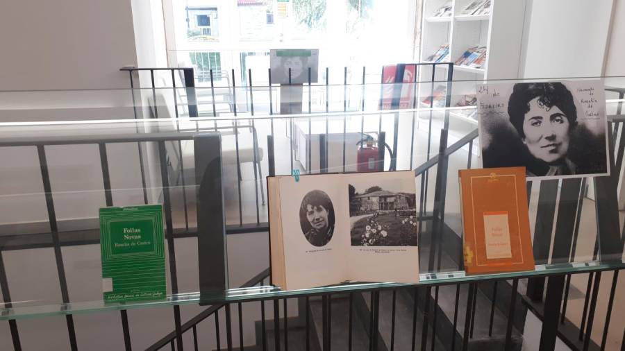 Unha exposición sobre a obra da poetisa na biblioteca municipal no Concello de Lalín Foto: C,.L.