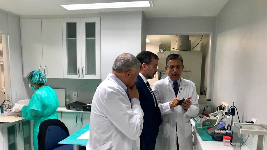 El Hospital Montecelo implanta un sistema de preparación de medicamentos peligrosos pionero en el Sergas. FOTO: SERGAS - ARCHIVO