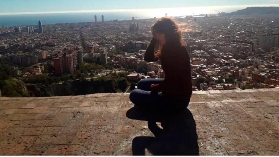 BARCELONA. Laura ante una vista de la ciudad. Foto: Cedida