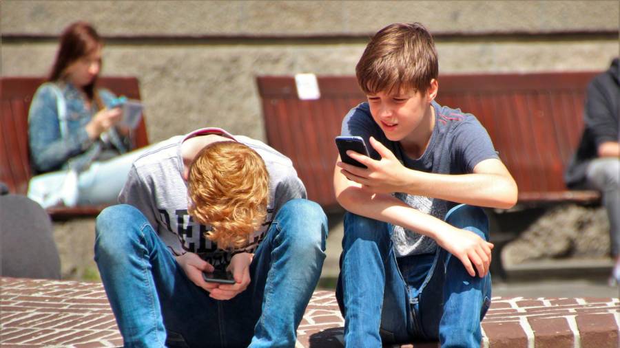 El uso de dispositivos móviles por parte de menores lleva tiempo generando preocupación