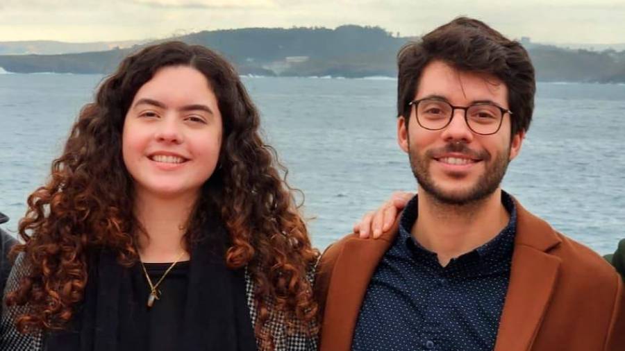 Hugo Cerviño junto a su compañera Juliana Leiro en A Coruña. Foto: Cedida 