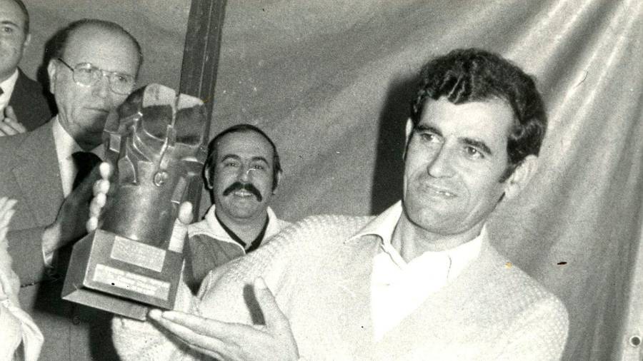 Mariano Haro, atleta cun total de 27 títulos de campeón de España, veu invitado á entrega de trofeos. (Fuente, El Correo Gallego)