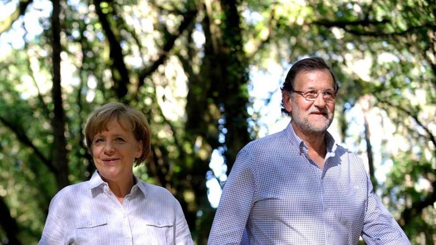 Angela Merkel y Mariano Rajoy recorrieron un tramo del Camino de Santiago en 2014