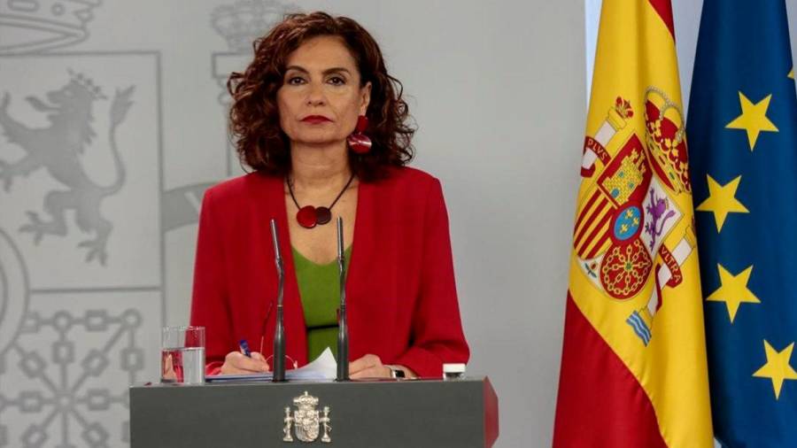 ECONOMÍA. La ministra de Hacienda, María Jesús Montero, ante los medios. Foto: EFE