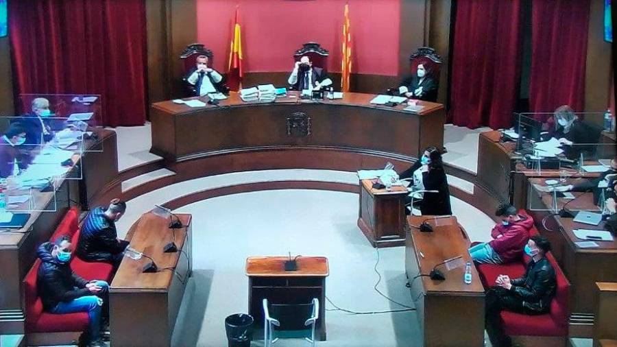 Los acusados de la violación múltiple de 2019 en Sabadell, ayer durante el juicio. Foto: E.P.