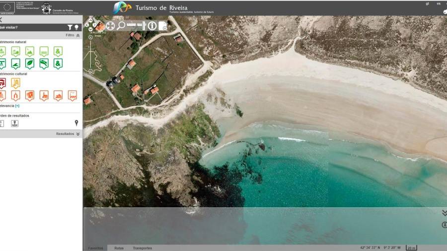 Captura de pantalla dunha fermosa vista aérea da duna de Corrubedo na actual páxina web municipal. Foto: C. de R.