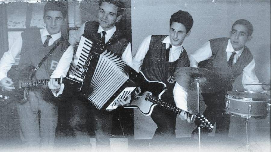 primera formación de The Blue Sky, con Álvarez Santullano, Barcala, Miguel del Río y, a la derecha, Aller. Foto: Suso Vilas