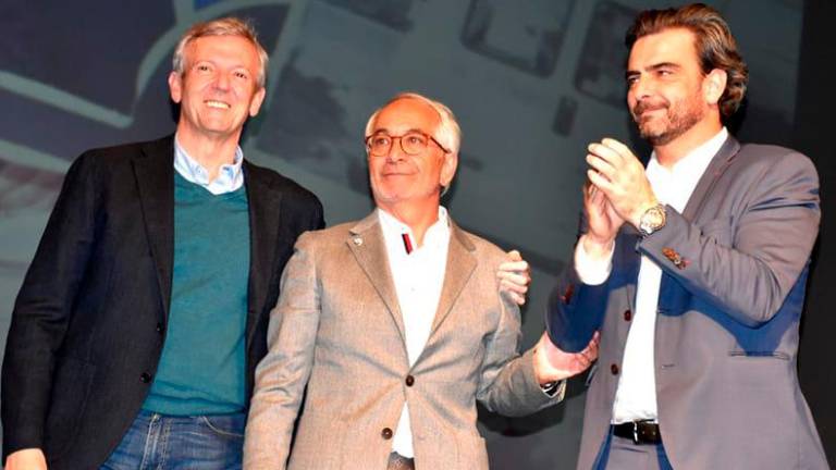  Alfonso Rueda, Jesús Picallo e Diego Calvo, en Cee. Foto: PP