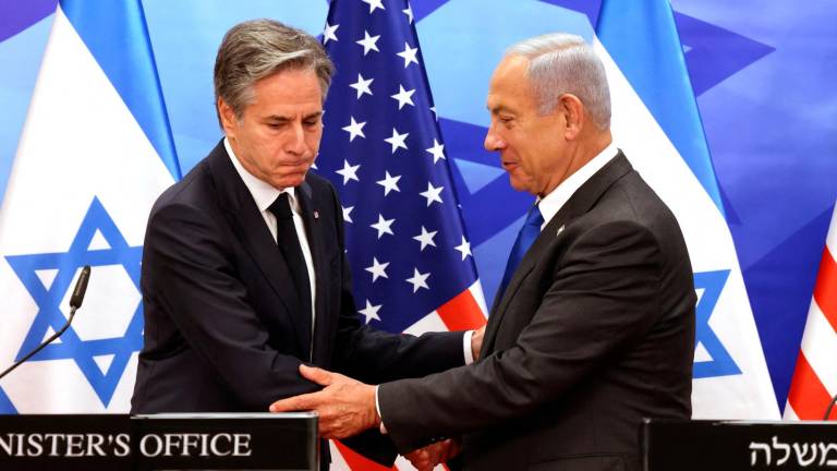 Blinken y Netanyahu se saludan en la conferencia de prensa. Debb Hill