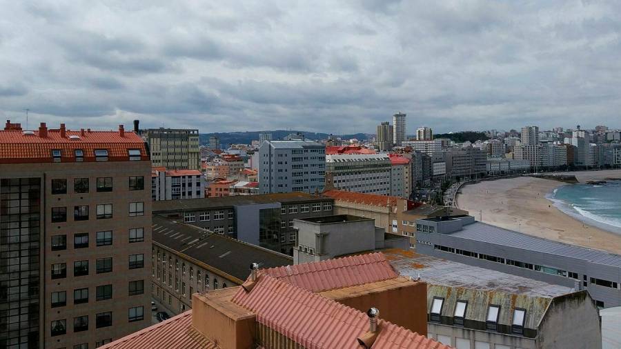 Vista panorámica de A Coruña en la zona de Riazor FOTO: Esteban Delaiglesia