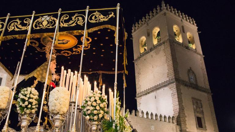 <b>Extremadura</b>. La mayor parte de las cofradías actuales de Badajoz fueron fundadas en los siglos XVII y XVIII y se trata de una celebración de gran arraigo y masiva participación. (Fuente, spain.info)
