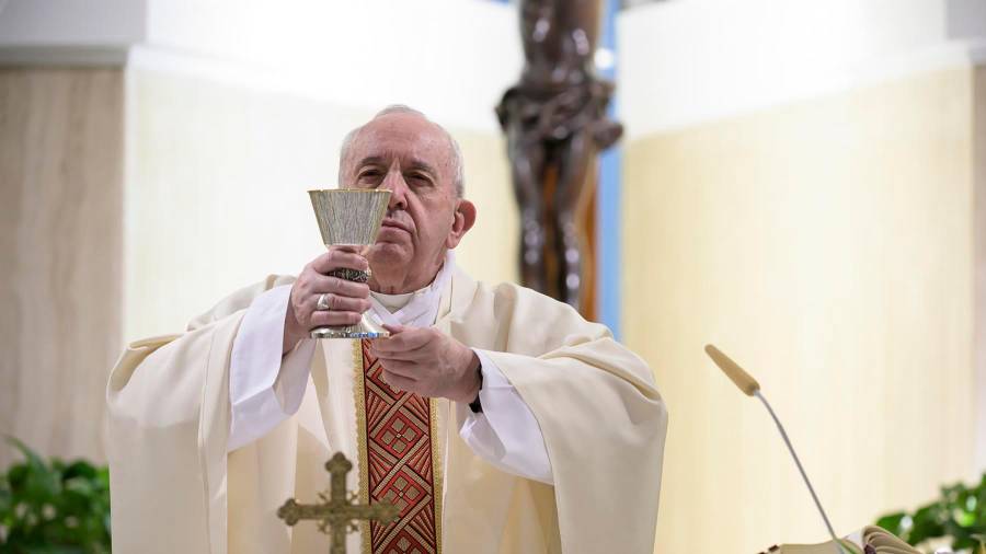 El Papa retomará de forma “progresiva” las misas con fieles