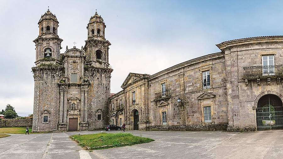 Mosteiro e igrexa de Santa María de Sobrado dos Monxes.