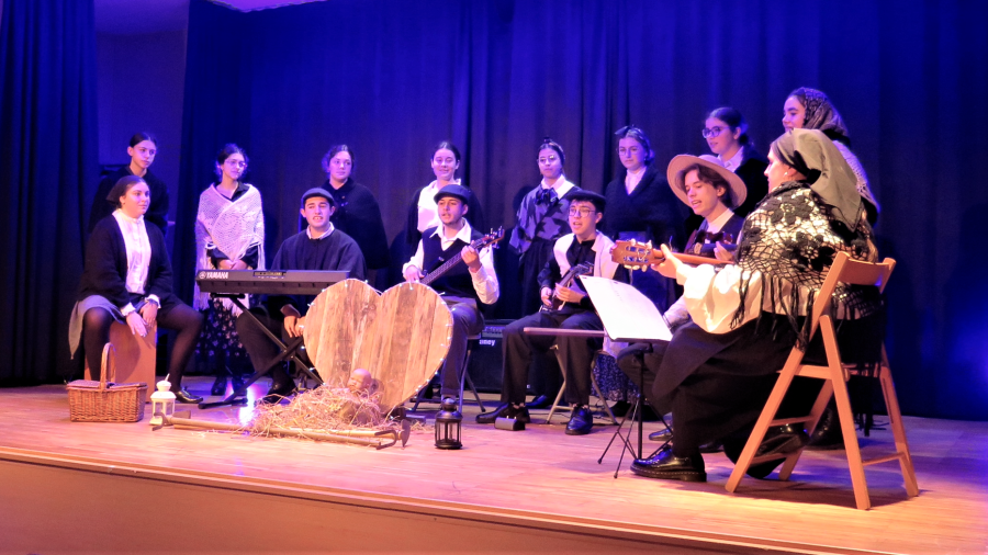O Coro Xuvenil Santa María de Torás levou o segundo premio da segunda categoría. Foto. Concello da Laracha