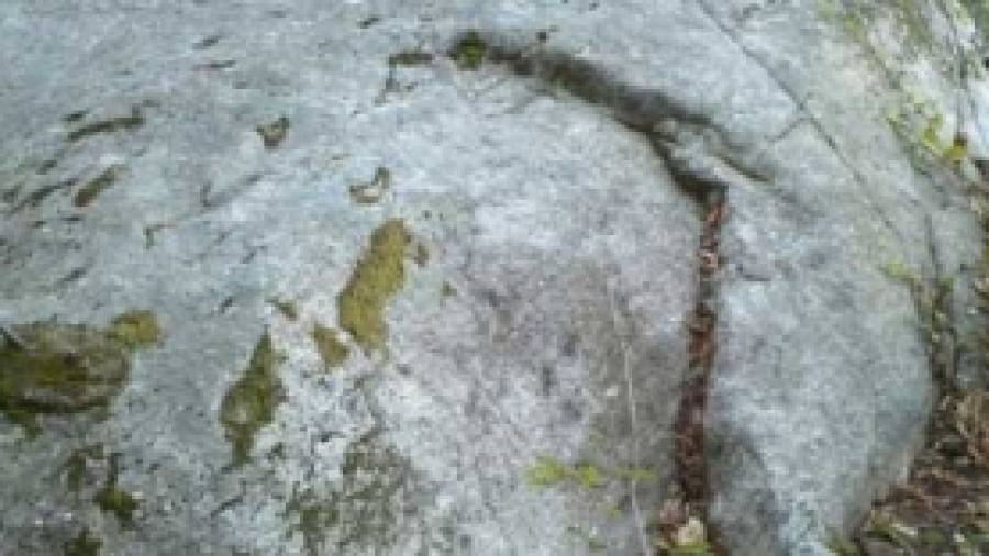 Encuentran un nuevo grabado rupestre en el Castriño de Conxo
